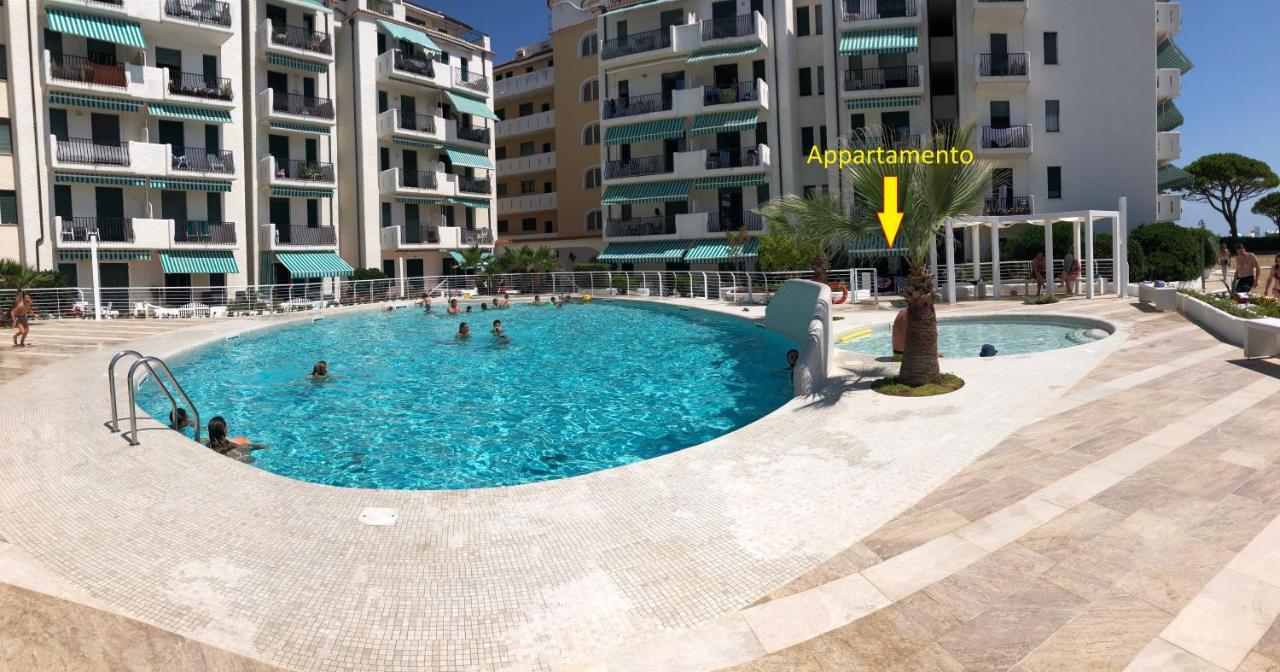 Residence El Palmar Fronte Mare, Fronte Spiaggia Lido di Jesolo Kültér fotó