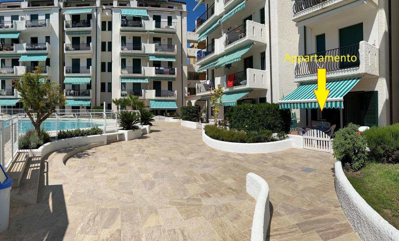 Residence El Palmar Fronte Mare, Fronte Spiaggia Lido di Jesolo Kültér fotó
