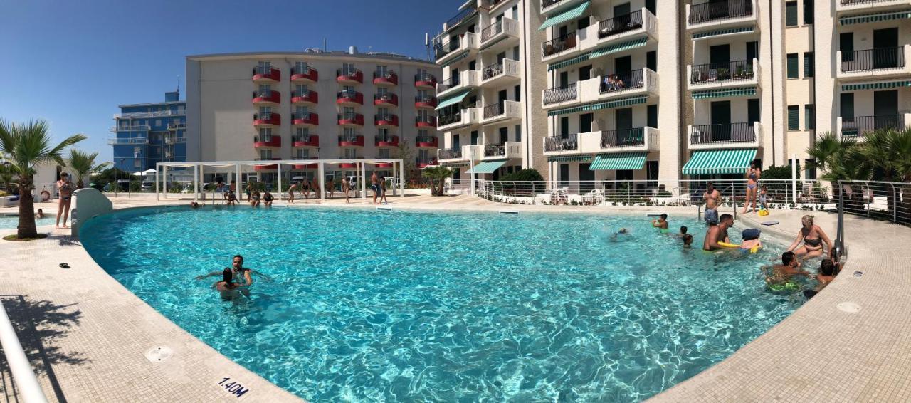 Residence El Palmar Fronte Mare, Fronte Spiaggia Lido di Jesolo Kültér fotó